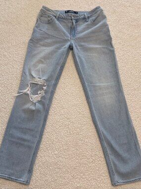 Hollister low-rise straight leg jeans 👖